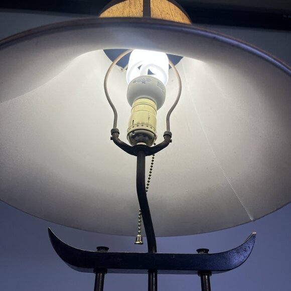 VTG 50s Ceramic Asian Couple Figural Lamp Pagoda MCM Black Gold Oriental Style - Picture 12 of 15